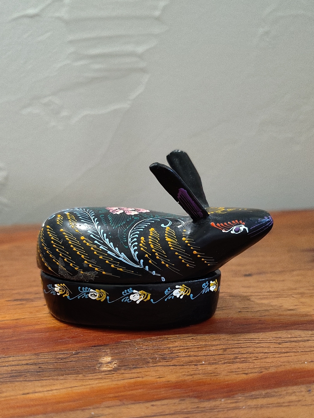 Hand Painted Smooth Carved Rabbit Miniature Box Glassy Black Floral